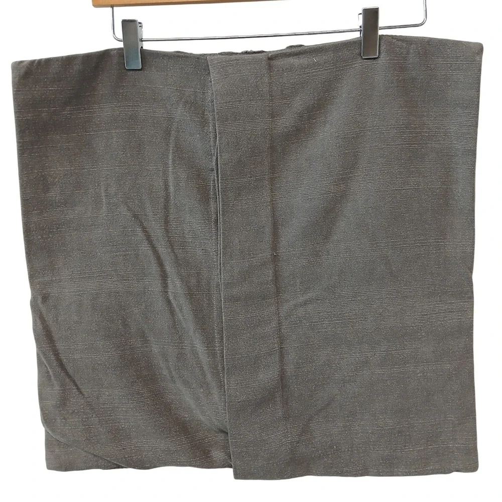 Pottery Barn‎ Taupe Grey Crewel Embroidered Medallion Cotton Pillow Cover 18x18